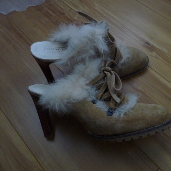 NEW COACH KRISTY GORGEOUS TRENDY BOHEMIAN TAN SUEDE HIGH HEEL MULES 9.5 NO BOX - Picture 1 of 11